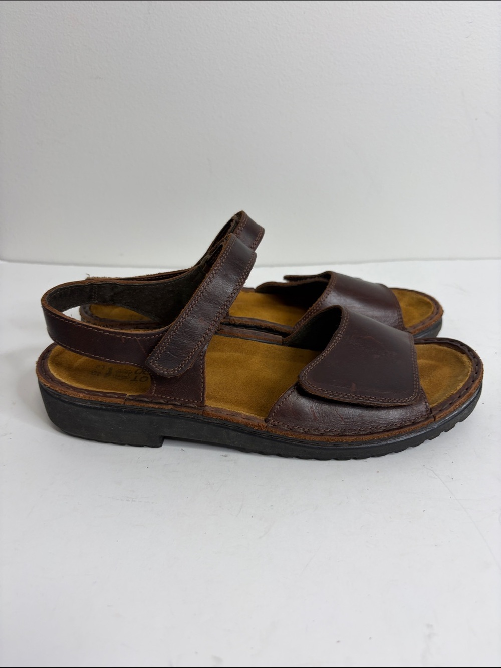 Naot Sandals Womens 40 US 9 Narrow Brown Leather Wide Strap Ankle Strap Cork